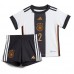 Tyskland Antonio Rudiger #2 Barnkläder Hemma matchtröja till baby VM 2022 Kortärmad (+ Korta byxor) Billigt
